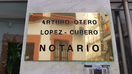 Notario D. Arturo Otero López-Cubero - Notaría Sevilla  41001